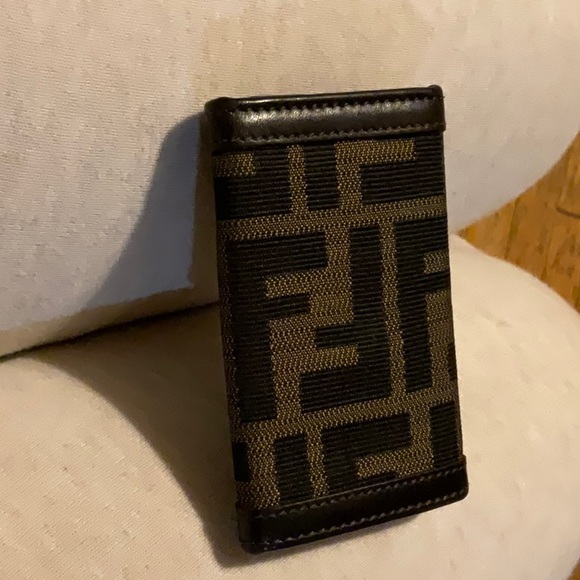 Fendi key holder - Picture 2 of 5